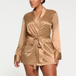 NWT SKIMS Hotel Shine Robe Honey Medium | Glossy Luxe Lounge Wrap.